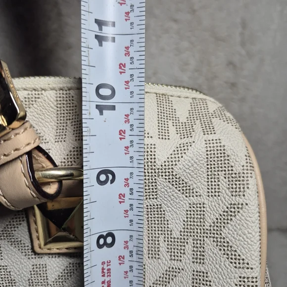 Michael Kors White and Tan Signature Satchel Purse Perfect For Everyday Styling - Picture 6 of 12